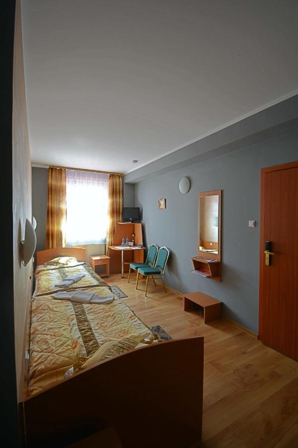 קוטנו Hotel Awis מראה חיצוני תמונה