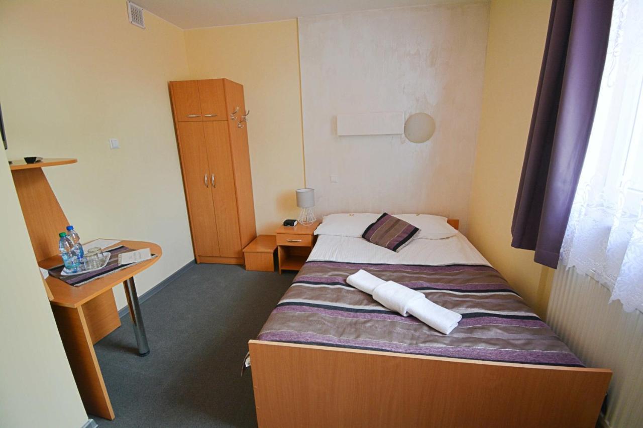 קוטנו Hotel Awis מראה חיצוני תמונה